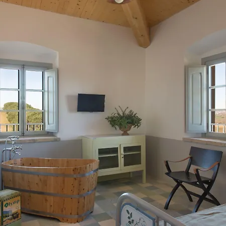 Lantgård I Casali Del Pino