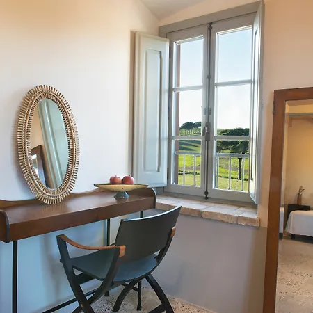 I Casali Del Pino Farm stay *