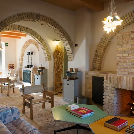 I Casali Del Pino Farm stay La Giustiniana