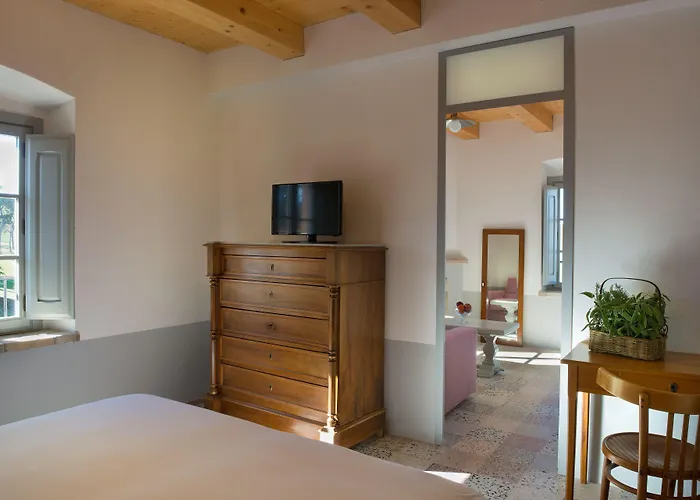 I Casali Del Pino مزرعة للإقامة