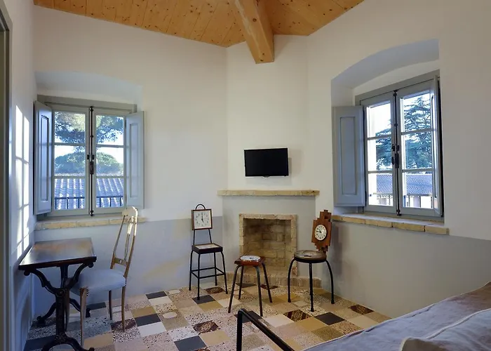 I Casali Del Pino لا جوستينيانا