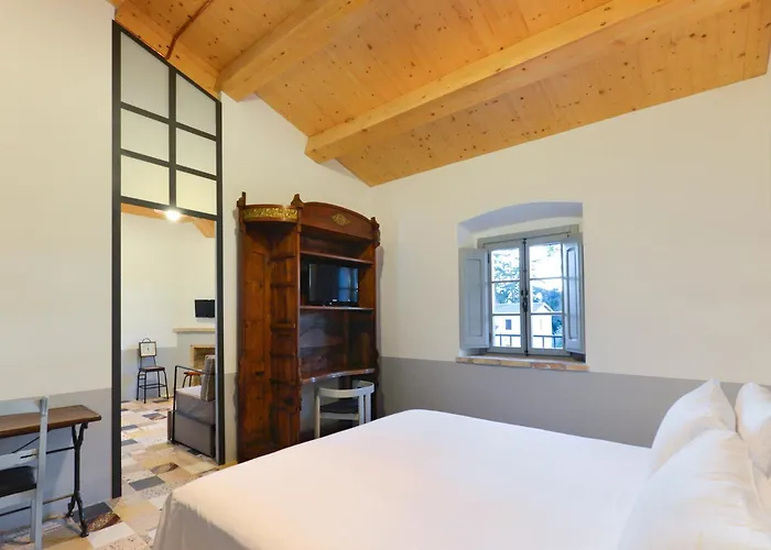 مزرعة للإقامة I Casali Del Pino *